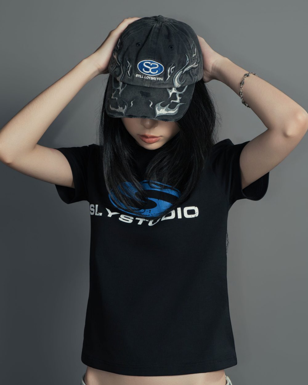 Black Wave Icon Bodyfit Tee 15